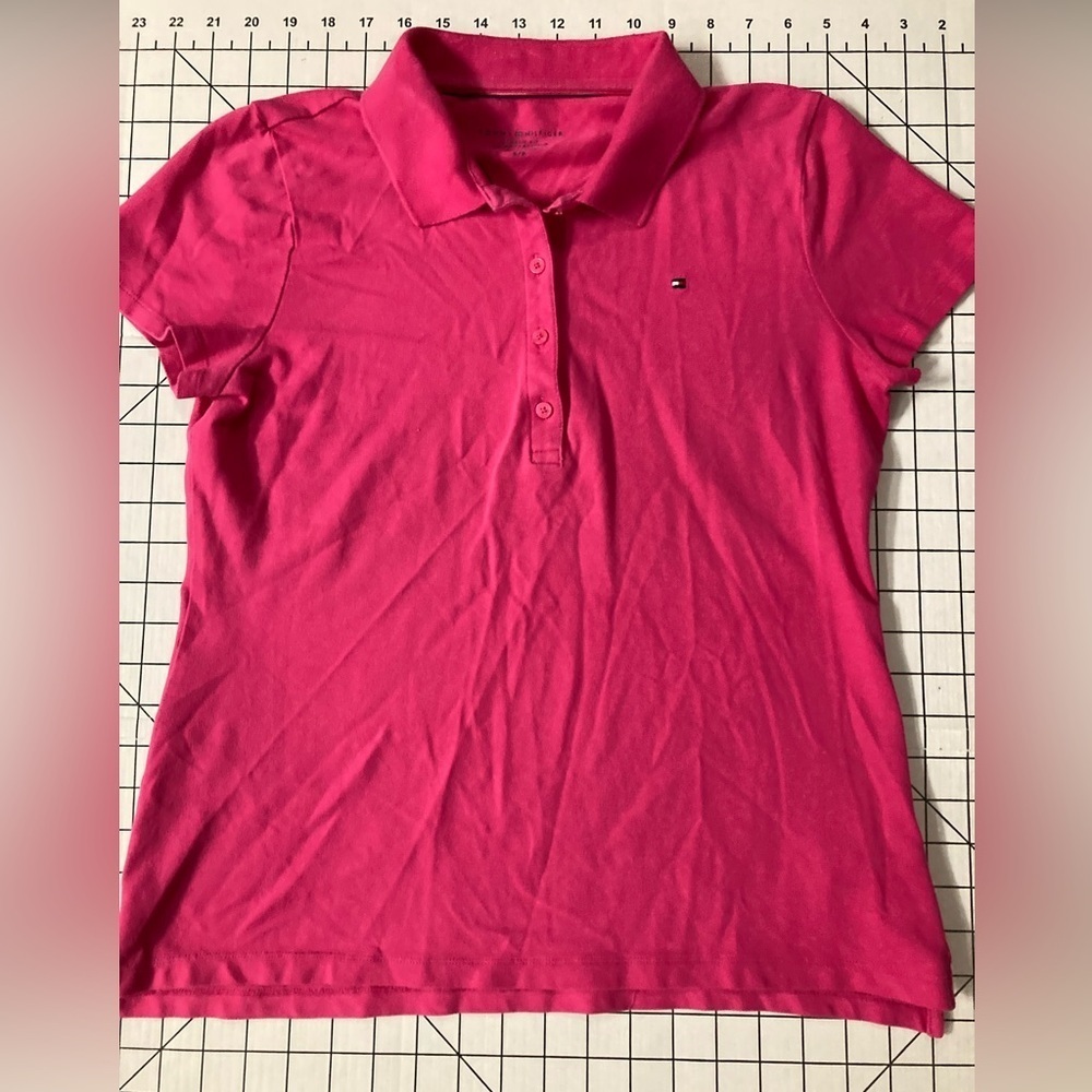 Tommy Hilfiger Women’s Size Small Pink Classic Fit Polo Shirt